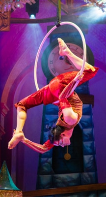 A character from Cirque Dreams